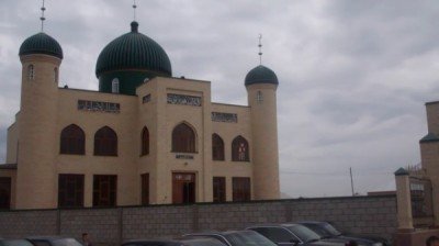 Новая мечеть на дачном массиве Кайнар булак