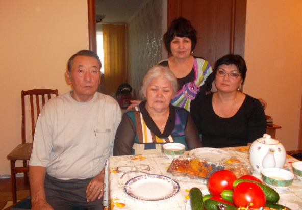 Улжан Отарбаева с родственниками из Шымкента