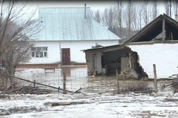 В Сарыагашском районе два дома разрушены из-за паводка