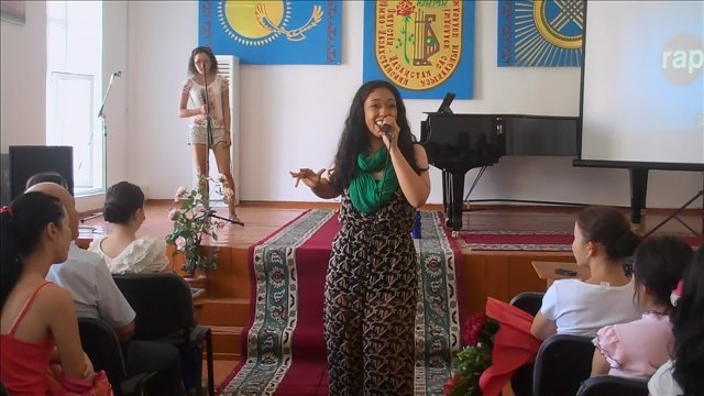 С новой программой "RAPtivism" в Казахстан приехала американская рэп-исполнительница Аиша Фукушима