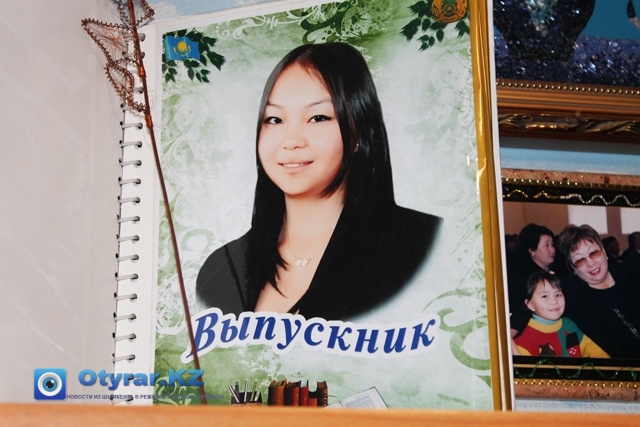 Алтынай, старшая дочь спортсмена. Фото с выпускного альбома.