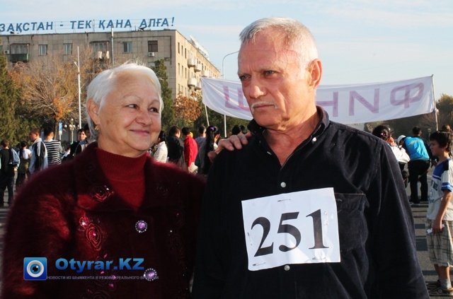 Юрий Остапенко рядом со своей супругой