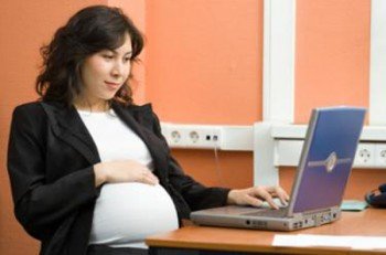 Работающим женщинам начисляется единовременная выплата по беременности и родам