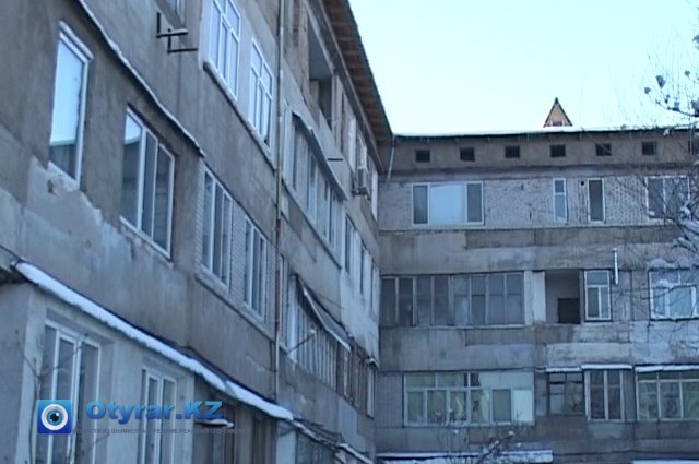 Жители нескольких многоэтажек были вынуждены обогревать свои квартиры подручными средствами