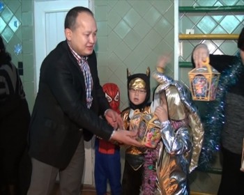 Руководитель торговой сети "Изуми" устроил по-настоящему детский праздник