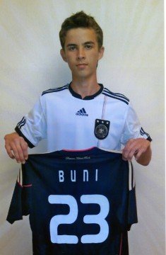 16-летний футболист - Буниед Туламетов