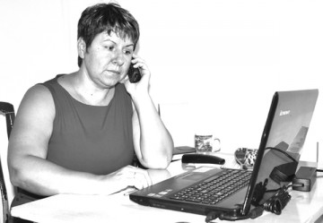 Начальник отдела соцобеспечения департамента по контролю и соцзащите населения ЮКО Людмила Ефремова – 47-84-51.