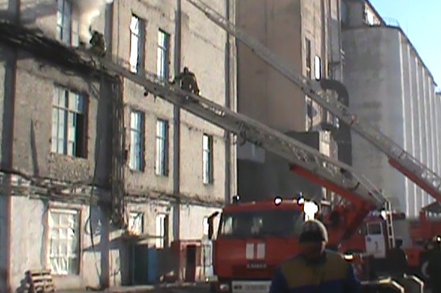 Площадь пожара составила 240 квадратных метров.