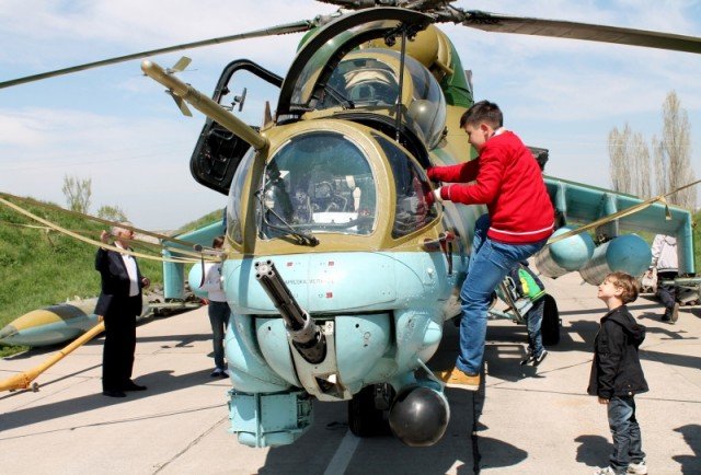 МИ-24 стал первым российским и вторым в мире (после AH-1 «Кобра») специализированным боевым вертолётом. 