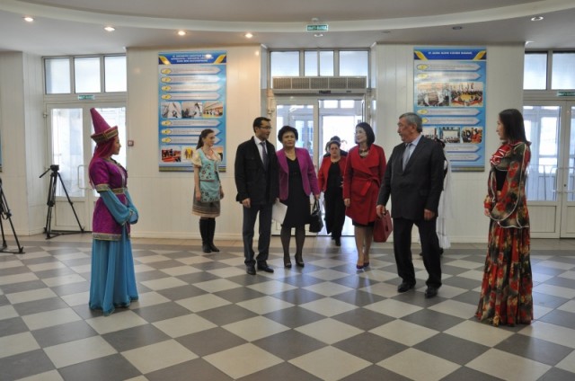 Делегацию из Кызылорды встретили в ЮКГУ