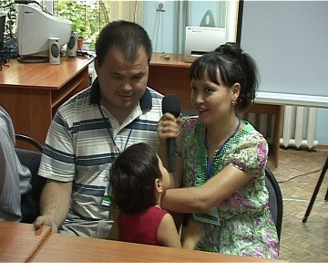 Первый в области конкурс семейных пар инвалидов по зрению проходит в Южном Казахстане.