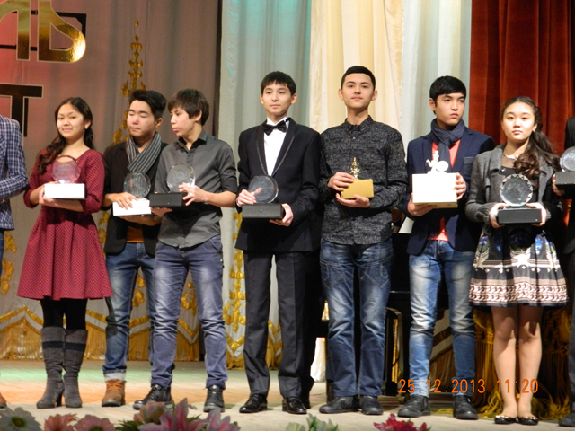 Около 600 ребят из 15-ти школ республики соревновались по пяти номинациям
