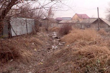  Этот канал уже не раз был причиной невзгод для жителей улиц Жетыген и Мамытбека Сматлаева