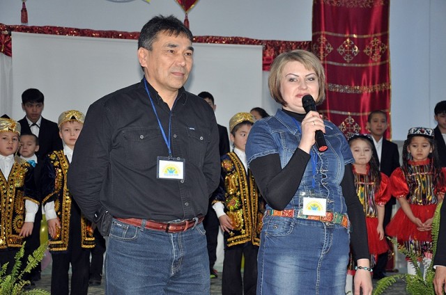 Вице-президент Благотворительного фонда с коллегой: Бахтияр Тилеукабылов  и Мария Суханова 