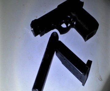 Игрушечный пистолет был найден у задержанного при обыске