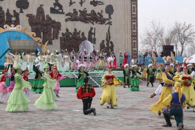 На площади Наурыз организовали грандиозный праздник