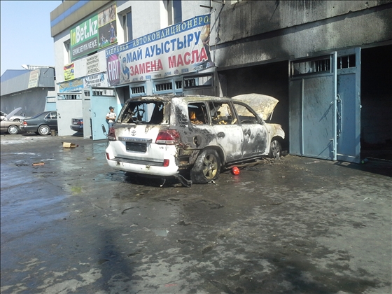 Пожар в автосервисе