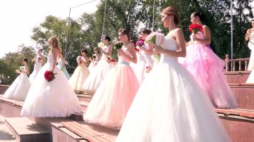 В Шымкенте впервые прошел парад невест