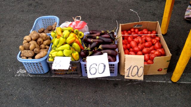 Цены на овощи и фрукты ни в чем не уступали рыночным