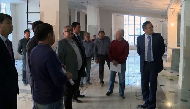 Аким ЮКО посетил строящиеся объекты в новом центре Шымкента