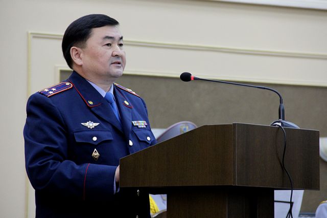 На собрании представители МВД, приехавшие из Астаны разъясняли своим коллегам республиканскую стратегию "Казахстан 2050. Одна цель, одни интересы, одно будущее"