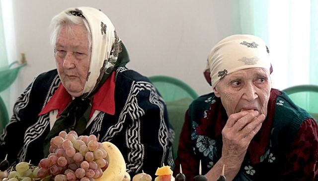 Предприниматель из Туркестана выделил для дома престарелых и инвалидов 6,8 миллионов тенге