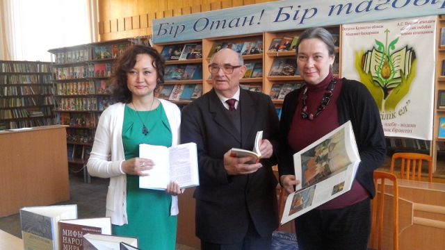 Ирина Переверзева пообещала порадовать новинками шымкентскую библиотеку уже в следующем году 