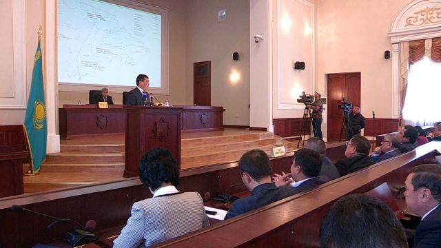 Название нового района - КАРАТАУ! Этот вопрос сегодня, 27 ноября 2014 года, рассмотрели народные избранники на 33-й внеочередной сессии Южно-Казахстанского областного маслихата.