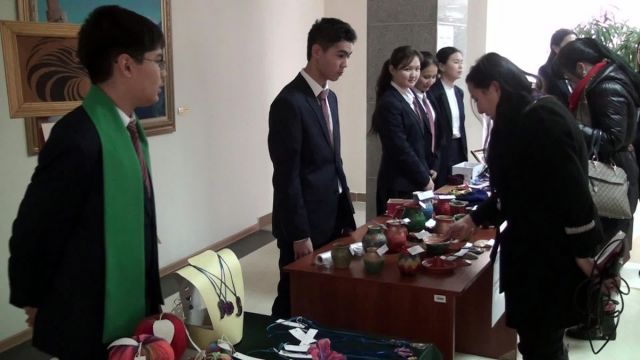 Ученики Назарбаев интеллектуальной школы провели благотворительную ярмарку