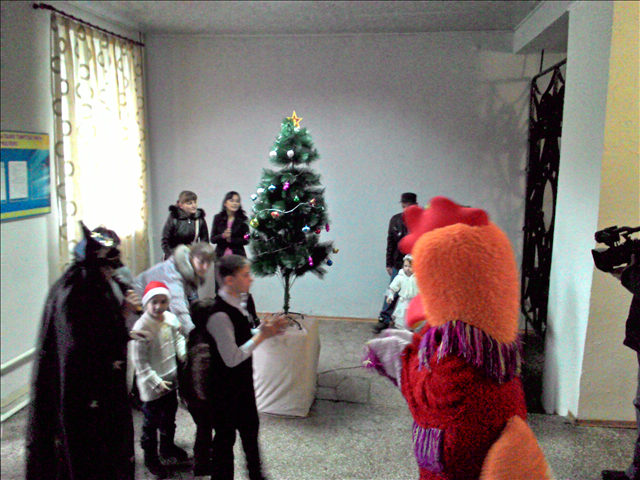 Новогодний праздник для детей пострадавших от взрыва газа устроили в Шымкенте