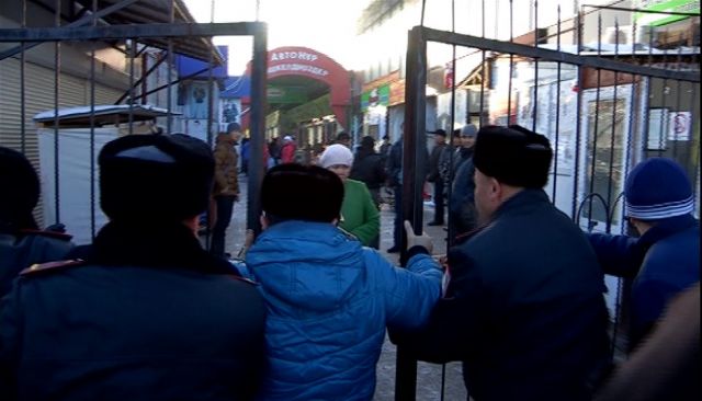 Полиция Шымкента вышла на борьбу с нелегалами