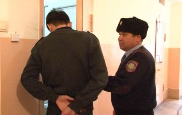 В Сарыагаше задержан таксист, ограбивший пассажира