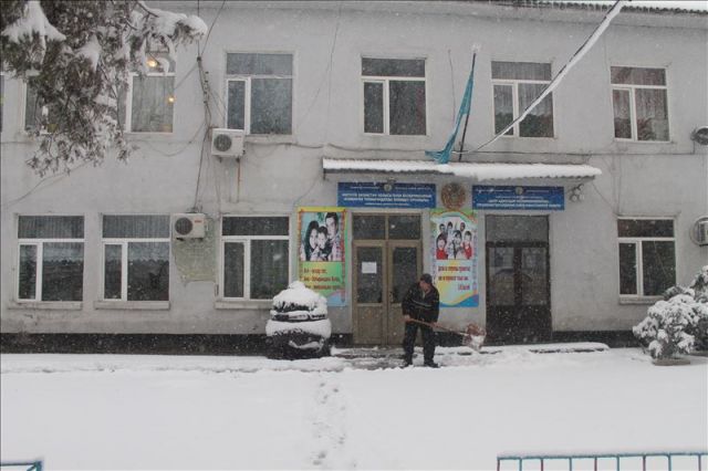 К нашему приезду приют начинает "заметать"...