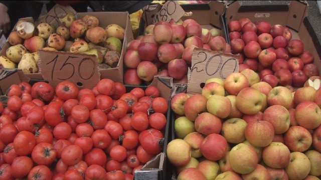 Редкий для нынешних времён демократизм демонстрируют цены на помидоры и яблоки