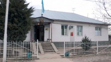 Таджикская семья из Сарыагашского района просит разрешения вернуться домой