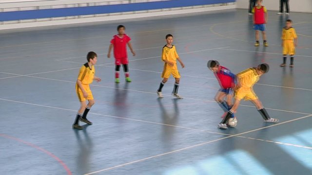 Юные мастера кожаного мяча выявляли лучших в мини-футболе