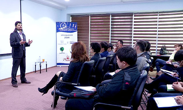 Известный бизнес-тренер Казахстана дал урок по делегированию шымкентским предпринимателям
