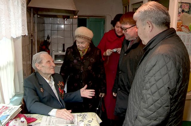 Ветерана ВОВ Николая Макарова поздравили с 95-летием