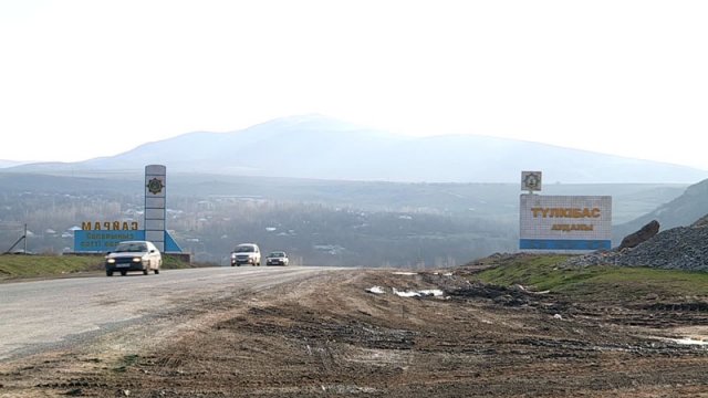 Участок трассы "Западная Европа - Западный Китай" в Тюлькубасском районе сдадут уже в декабре 2015 года