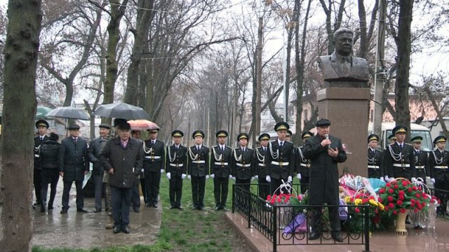 В Шымкенте отметили 100-летие Жумабека Ташенева