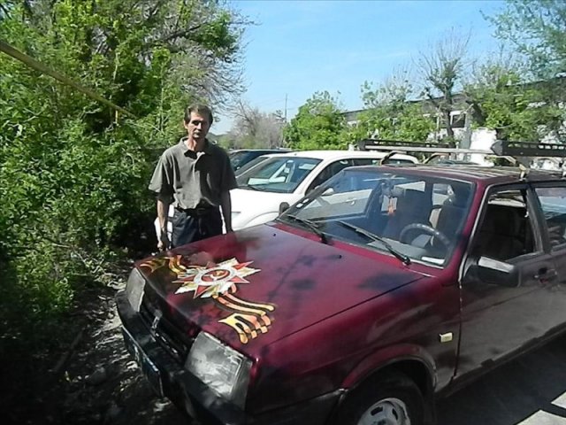 Автостикеры ко Дню Победы в Шымкенте достать оказалось не просто