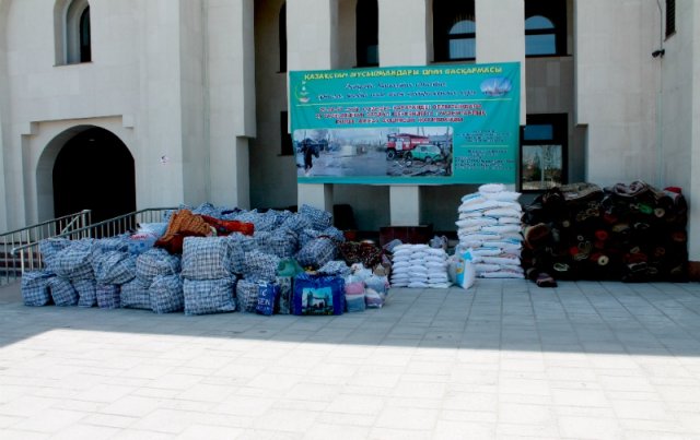 Священнослужители ЮКО отправляют гуманитарную помощь карагандинцам
