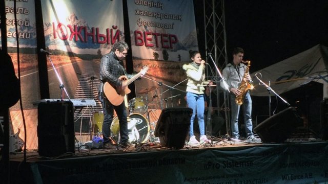 На берегах Арыси прошел второй фестиваль бардовской песни «Южный ветер»