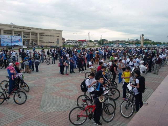 В Шымкенте прошел веломарафон под девизом "Спорт против наркотиков"