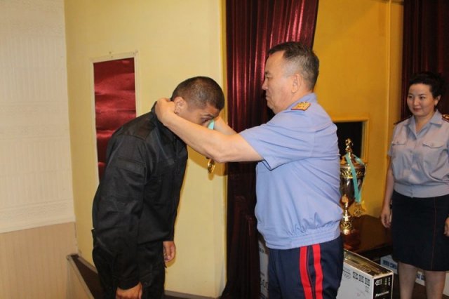 Глава ДВД наградил чемпионов-полицейских по қазақ күресі