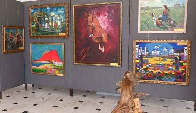 В Шымкенте проходит необычная выставка от Атырауских мастеров.