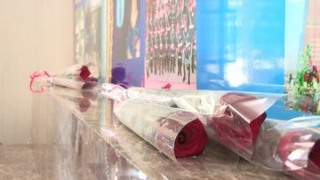 Сотрудники управления ССО ЮКО возложили цветы к памятнику погибшим при исполнении служебного долга