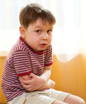  Дети восприимчивы к кишечной инфекции потому, что у них слюна и желудочный сок обладают слабыми бактерицидными свойствами