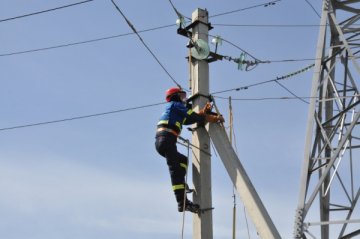Ремонт линии электропередачи в Шымкенте