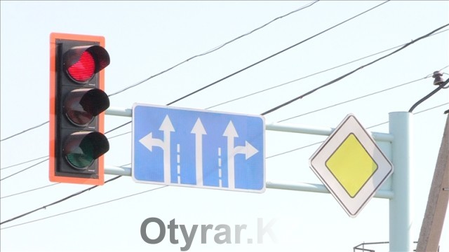 В Шымкенте на опасных перекрестках установили светофоры